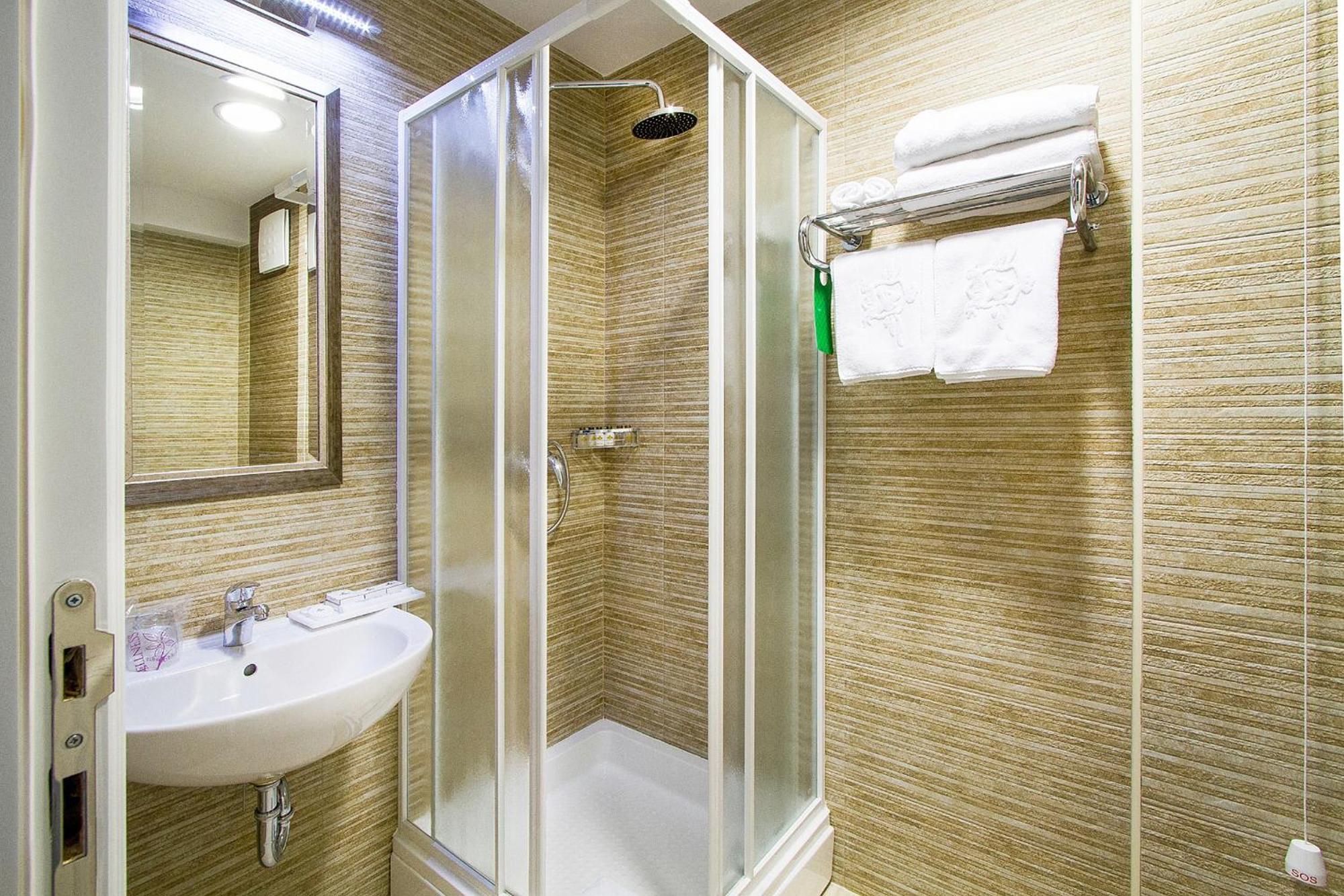 A Hoteli - Hotel Sloboda Шабац Номер фото
